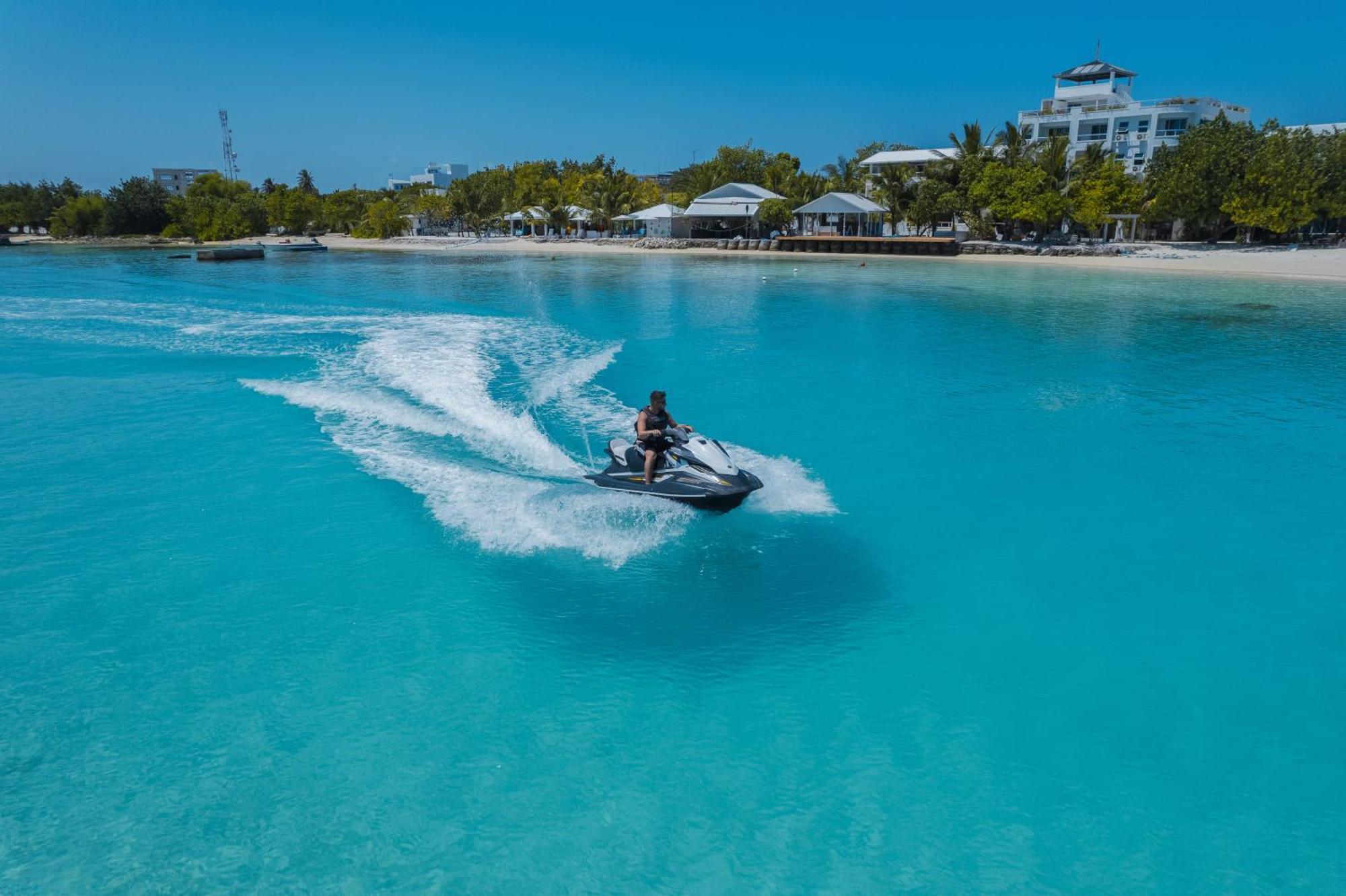 Heron Beach Hotel - The Best Maldivian Getaway In Dhiffushi,Maldives ภายนอก รูปภาพ