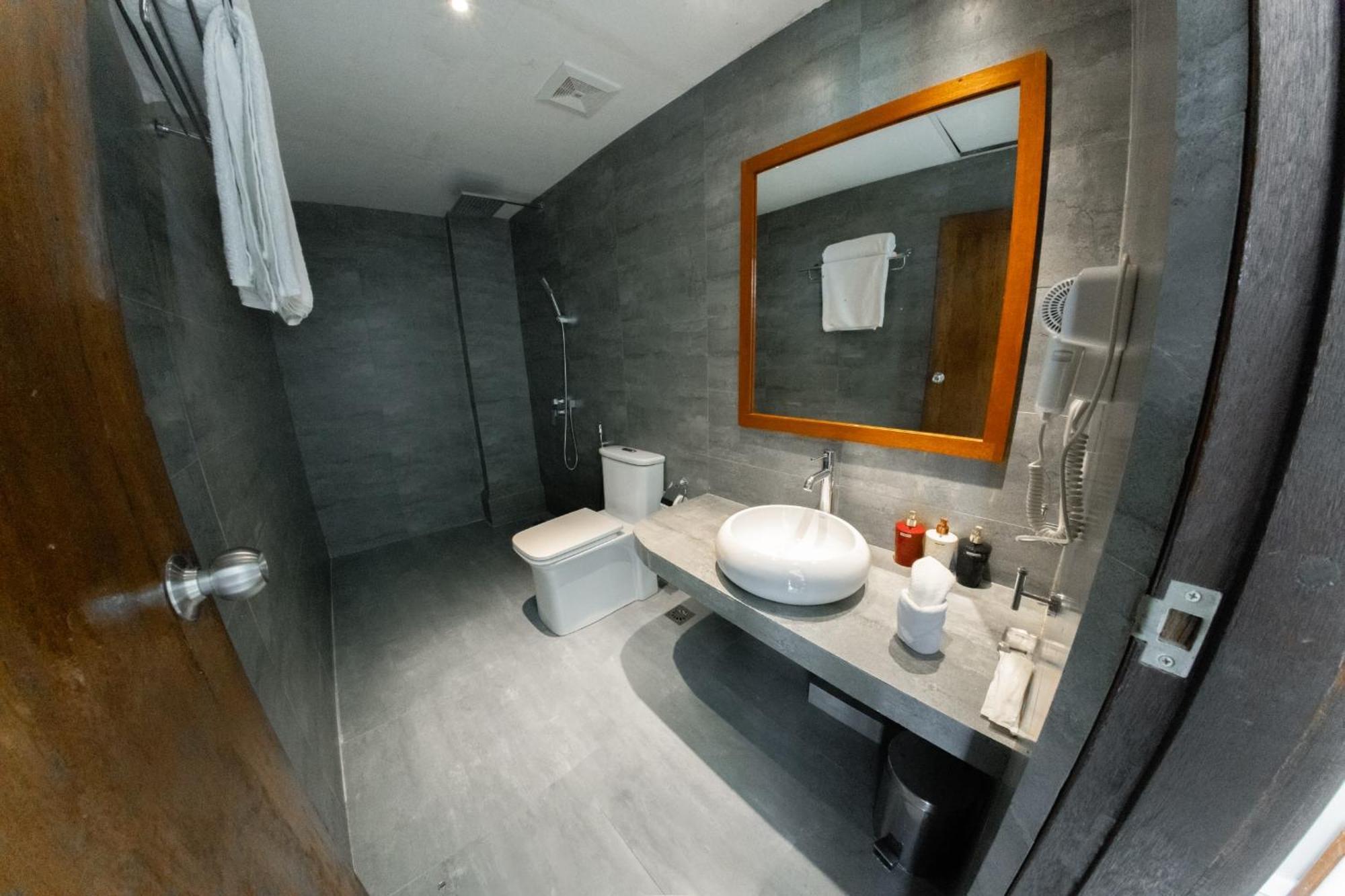 Heron Beach Hotel - The Best Maldivian Getaway In Dhiffushi,Maldives ห้อง รูปภาพ