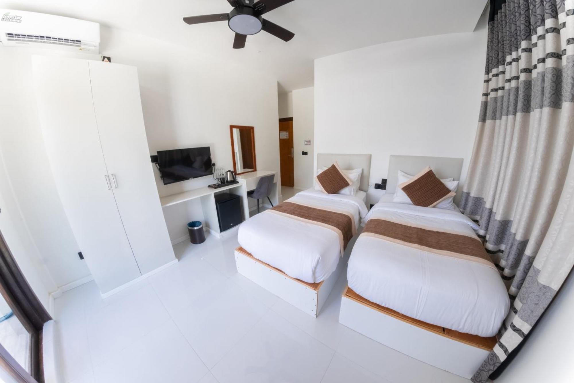 Heron Beach Hotel - The Best Maldivian Getaway In Dhiffushi,Maldives ภายนอก รูปภาพ