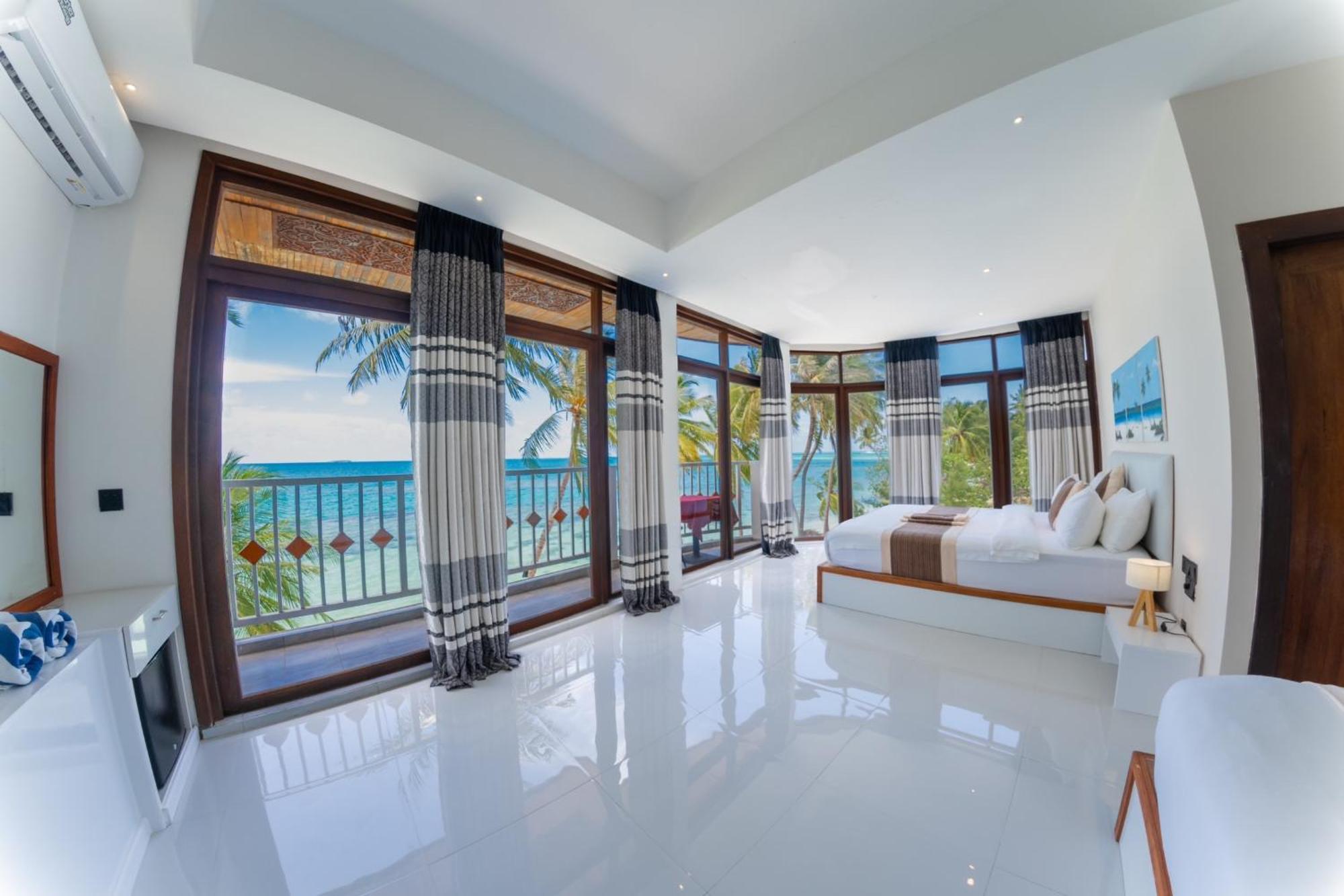 Heron Beach Hotel - The Best Maldivian Getaway In Dhiffushi,Maldives ภายนอก รูปภาพ