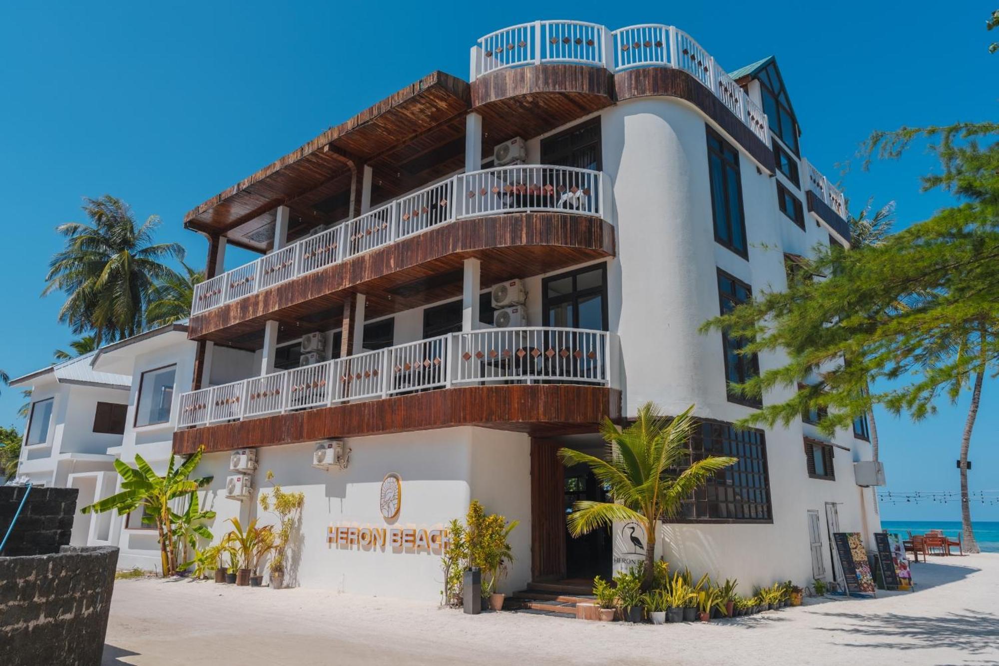 Heron Beach Hotel - The Best Maldivian Getaway In Dhiffushi,Maldives ภายนอก รูปภาพ