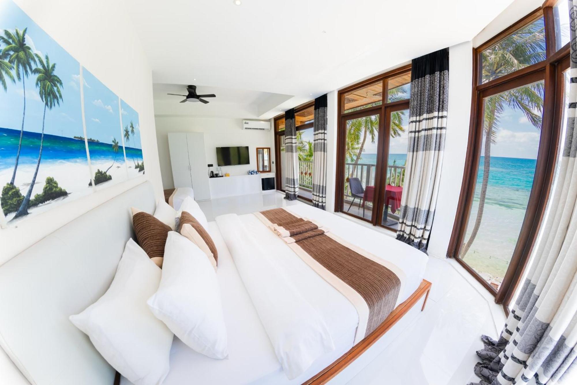 Heron Beach Hotel - The Best Maldivian Getaway In Dhiffushi,Maldives ภายนอก รูปภาพ